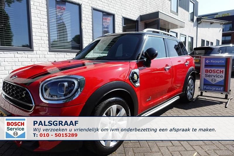 Rood Gebruikt 2023 Mini Cooper S Chili Hatchback | € 33.500 - Afbeelding 1/4