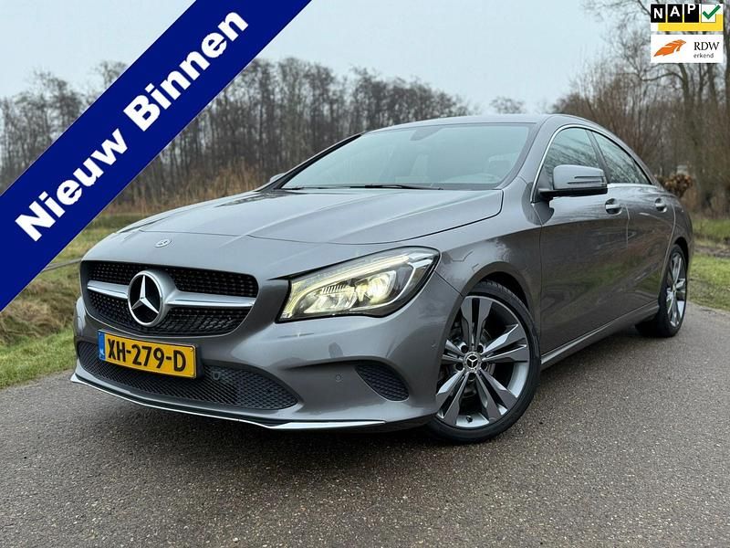 Grijs Occasion 2019 Mercedes CLA180 Business Sedan | € 19.950 (Eerlijke prijs) - Afbeelding 1/4