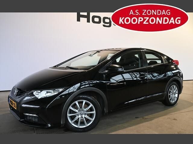 Zwart (metallic) Occasion 2013 Honda Civic Comfort Hatchback | € 7.940 (Eerlijke prijs) - Afbeelding 1/4