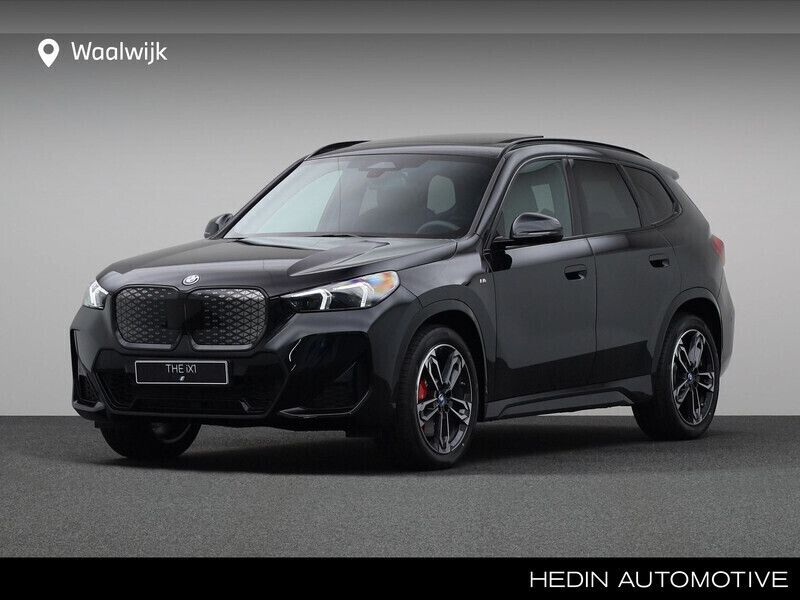 Zwart Gebruikt 2025 BMW iX1 M Sport SUV | € 58.880 - Afbeelding 1/4