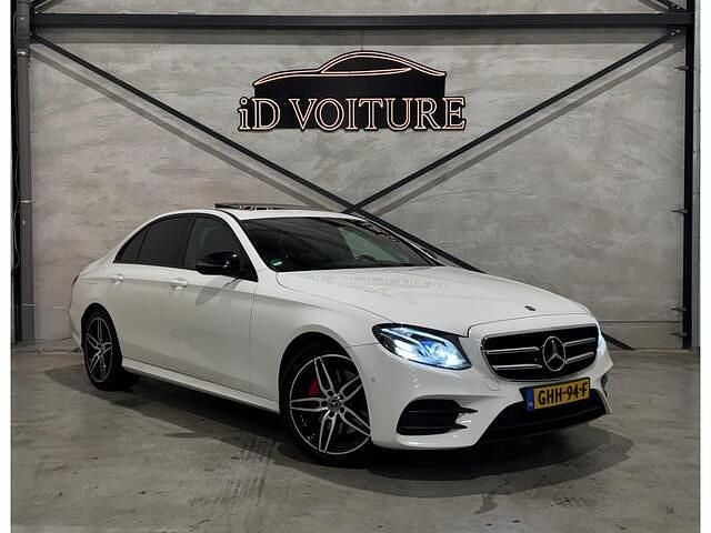 Wit Occasion 2017 Mercedes E200 AMG Sedan | € 24.995 (Eerlijke prijs) - Afbeelding 1/4