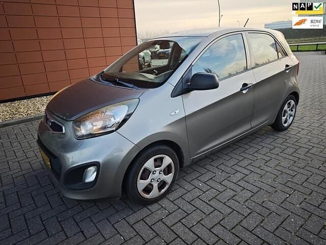 Grijs (metallic) Gebruikt 2011 Kia Picanto Comfort Hatchback | € 2.250 (Goede deal) - Afbeelding 1/4
