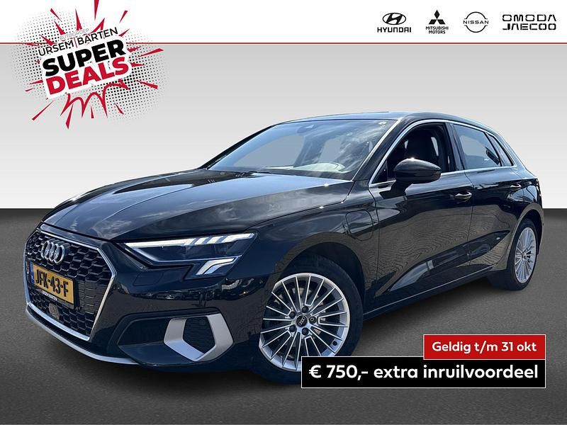 Zwart Gebruikt 2021 Audi A3 Sportback e-tron Advanced Sedan | € 24.730 (Goede deal) - Afbeelding 1/4