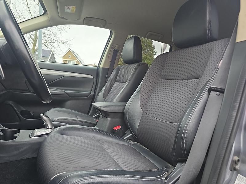 Occasion Mitsubishi Outlander Edition 203 PK (149 kW) 2015 Grijs SUV