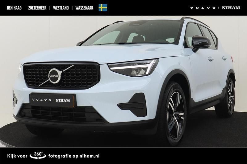 Blauw Gebruikt 2025 Volvo XC40 Plus SUV | € 44.290 (Eerlijke prijs) - Afbeelding 1/4