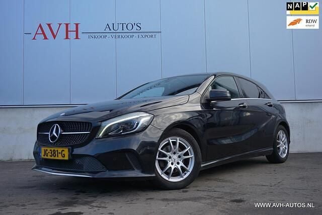 Zwart Gebruikt 2016 Mercedes A180 Ambition Hatchback | € 7.950 (Goede deal) - Afbeelding 1/4