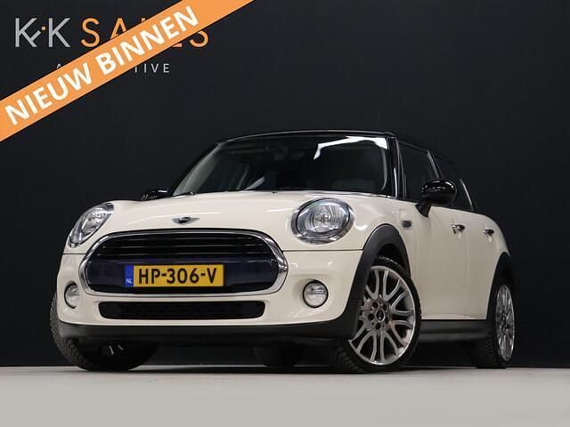 Wit Gebruikt 2015 Mini Cooper Business Hatchback | € 11.740 (Eerlijke prijs) - Afbeelding 1/4