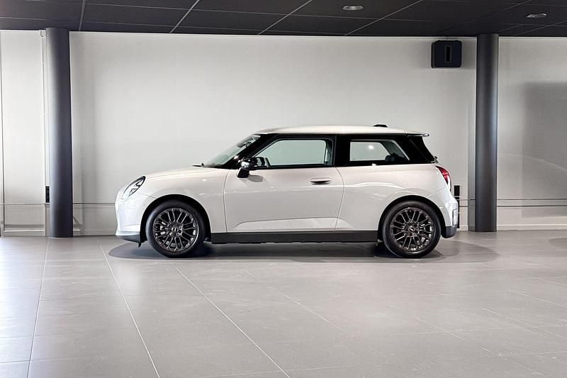 Nieuw Mini Cooper Essential 160 kW (218 PK) 2025 Melting silver iii Hatchback