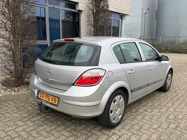 Occasion Opel Astra Enjoy 105 PK (77 kW) 2004 Grijs Hatchback