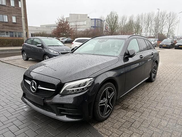 Occasion Mercedes C300 AMG line 320 PK (235 kW) 2020 Zwart (metallic) Stationwagen