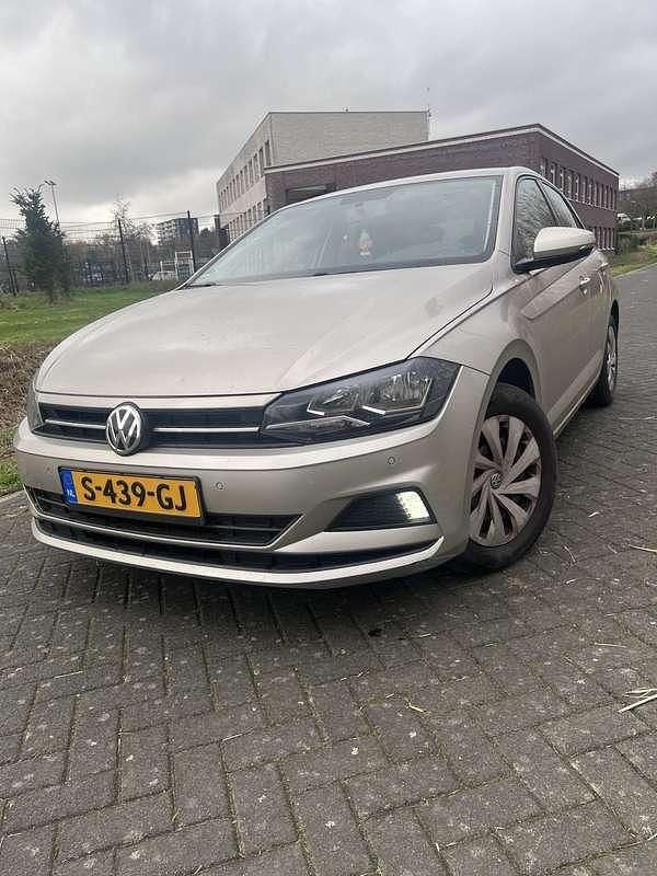 Grijs Occasion 2019 VW Polo Business Hatchback | € 12.000 (Goede deal) - Afbeelding 1/4