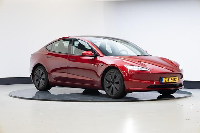 Occasion Tesla Model 3 RWD 208 kW (283 PK) 2024 Rood Sedan