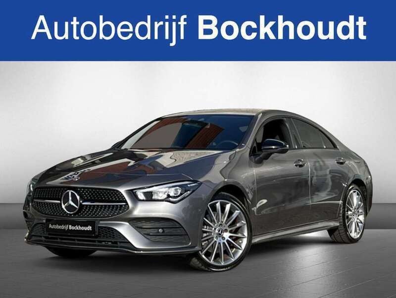 Grijs Gebruikt 2022 Mercedes CLA250e Sedan | € 34.900 (Eerlijke prijs) - Afbeelding 1/4