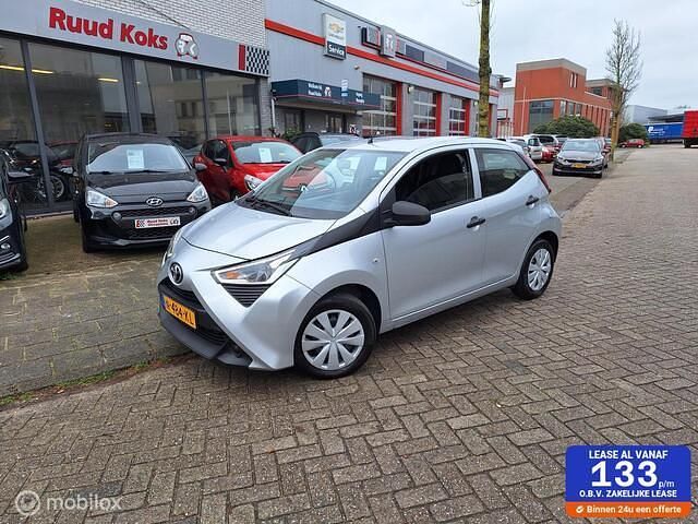 Grijs Gebruikt 2021 Toyota Aygo Hatchback | € 9.750 (Eerlijke prijs) - Afbeelding 1/4