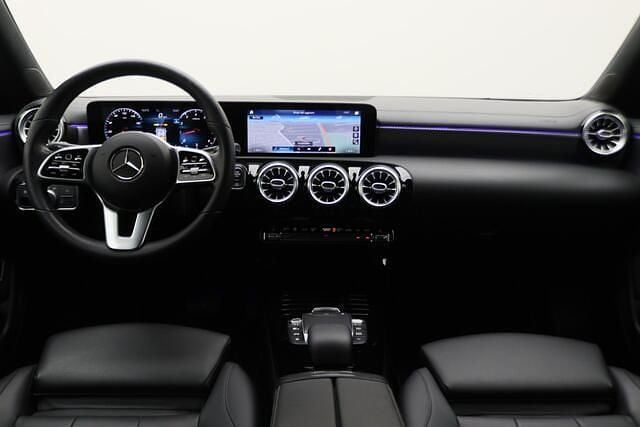 Occasion Mercedes CLA180 Shooting Brake Business 136 PK (100 kW) 2021 Grijs Stationwagen