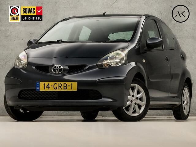 Grijs Occasion 2008 Toyota Aygo Hatchback | € 3.445 (Iets duurder) - Afbeelding 1/4
