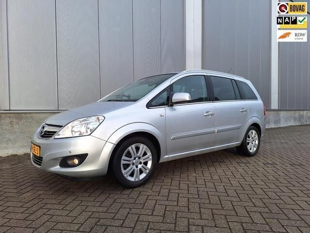 Grijs Gebruikt 2009 Opel Zafira Cosmo MPV | € 2.950 (Iets duurder) - Afbeelding 1/4