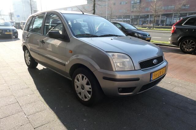 Occasion Ford Fusion 80 PK (58 kW) 2003 Grijs MPV