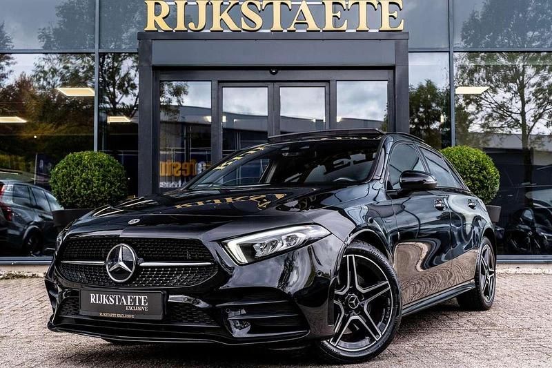 Occasion Mercedes A250 AMG 218 PK (160 kW) 2021 Zwart Hatchback