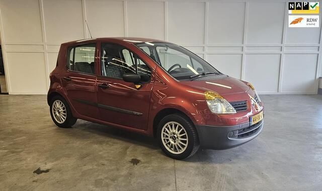 Rood Gebruikt 2005 Renault Modus Expression MPV | € 3.250 (Eerlijke prijs) - Afbeelding 1/4