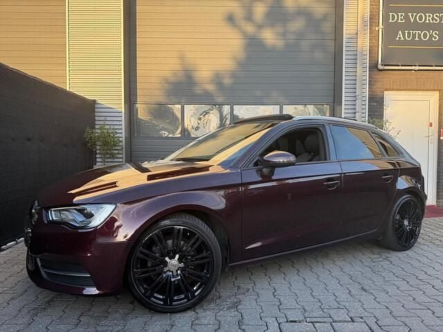 Overige Occasion 2015 Audi A3 Sportback S-Line Hatchback | € 14.750 (Goede deal) - Afbeelding 1/4