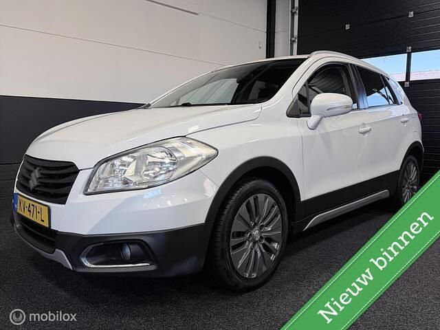 Wit (parellak) Gebruikt 2016 Suzuki SX4 S-Cross Exclusive SUV | € 12.949 (Goede deal) - Afbeelding 1/4