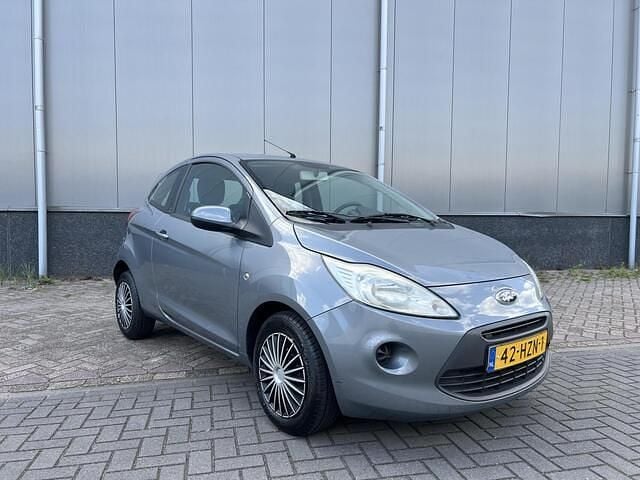 Grijs Gebruikt 2009 Ford Ka Trend Hatchback | € 1.995 (Goede deal) - Afbeelding 1/4