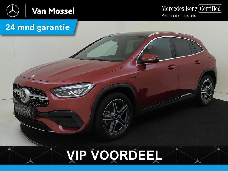 Rood Gebruikt 2020 Mercedes GLA250 AMG line SUV | € 36.945 (Eerlijke prijs) - Afbeelding 1/4