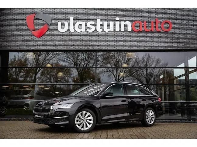 Gebruikt 2025 Skoda Octavia Business Line Stationwagen | € 31.950 (Eerlijke prijs) - Afbeelding 1/4