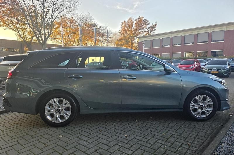 Occasion Kia Ceed 2024 Grijs Hatchback