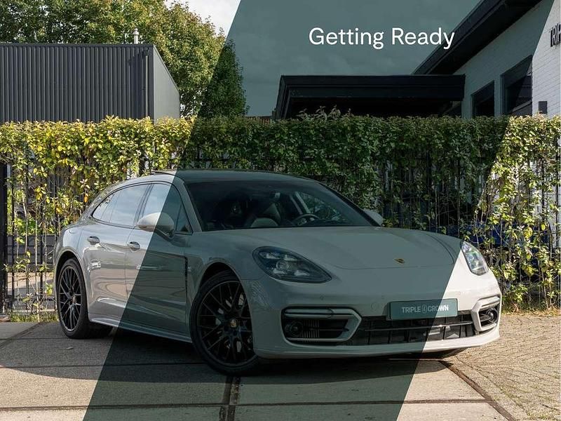 Grijs Gebruikt 2022 Porsche Panamera S E-Hybrid Sport Turismo Sedan | € 99.950 (Iets duurder) - Afbeelding 1/4