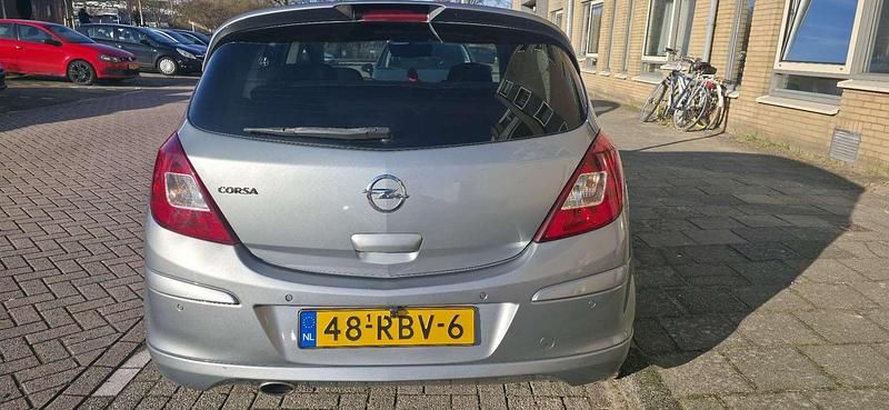 Occasion 2011 Opel Corsa Sedan | € 3.999 (Eerlijke prijs) - Afbeelding 1/4