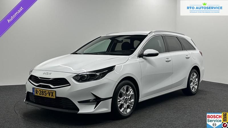 Wit Occasion 2022 Kia Ceed Hatchback | € 20.000 (Eerlijke prijs) - Afbeelding 1/4