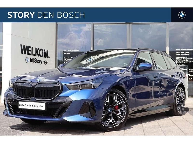 Blauw, metallic lak Gebruikt 2025 BMW 530 M Sport Stationwagen | € 69.450 - Afbeelding 1/4