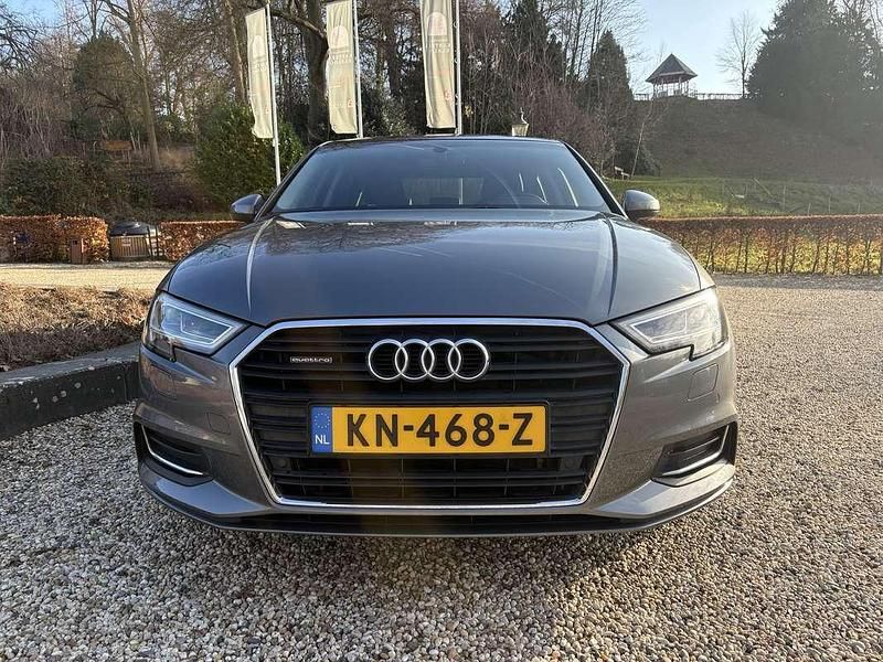 Grijs Gebruikt 2016 Audi A3 Sedan | € 16.950 (Super prijs) - Afbeelding 1/4