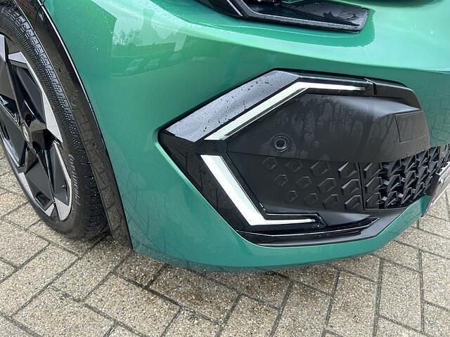 Nieuw Renault Clio V Techno 158 PK (116 kW) 2026 Groen Hatchback