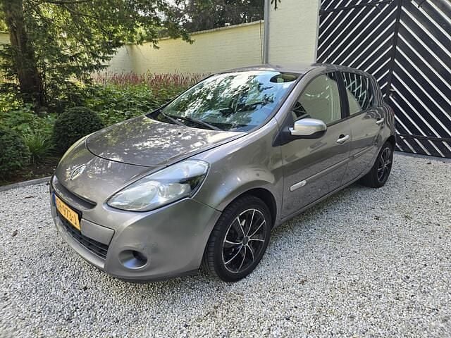 Grijs Gebruikt 2012 Renault Clio IV Night&Day Hatchback | € 3.245 (Super prijs) - Afbeelding 1/4