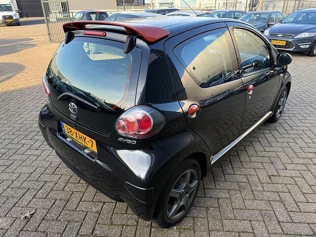 Occasion Toyota Aygo Comfort 68 PK (50 kW) 2012 Zwart (metallic) Hatchback