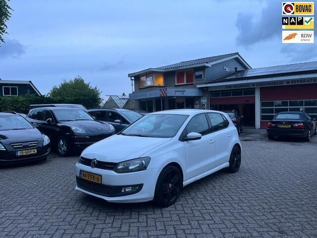 Wit Gebruikt 2011 VW Polo Comfortline Hatchback | € 2.750 (Goede deal) - Afbeelding 1/4