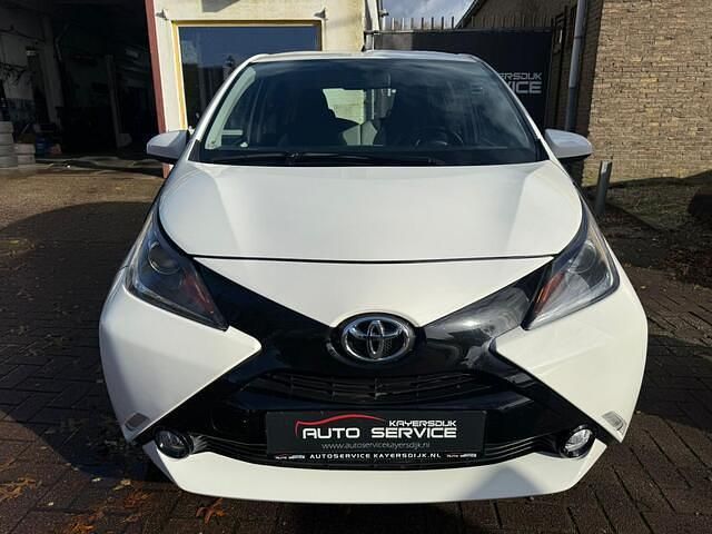 Occasion Toyota Aygo X-play 69 PK (50 kW) 2017 Wit Hatchback