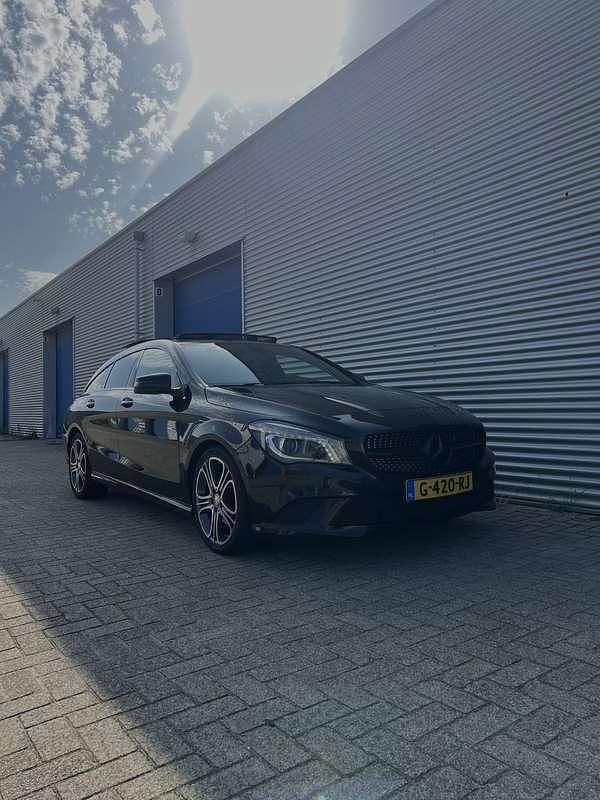 Zwart Gebruikt 2015 Mercedes CLA180 Ambition Sedan | € 15.495 (Goede deal) - Afbeelding 1/4