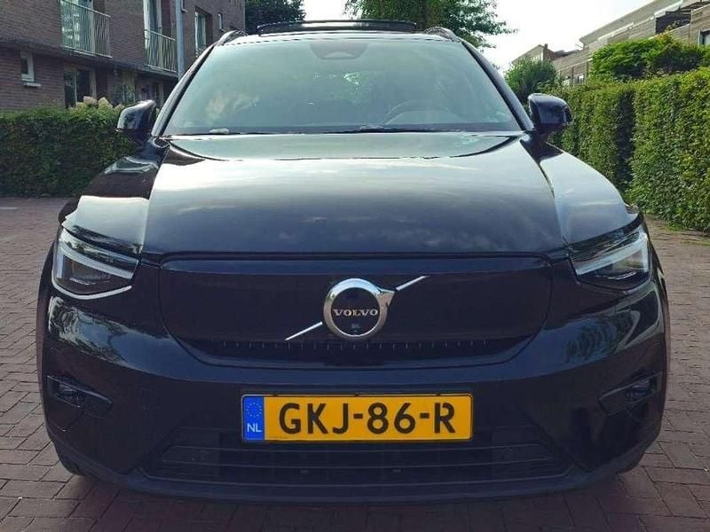Zwart Gebruikt 2024 Volvo EX40 Ultra SUV | € 48.750 (Super prijs) - Afbeelding 1/4