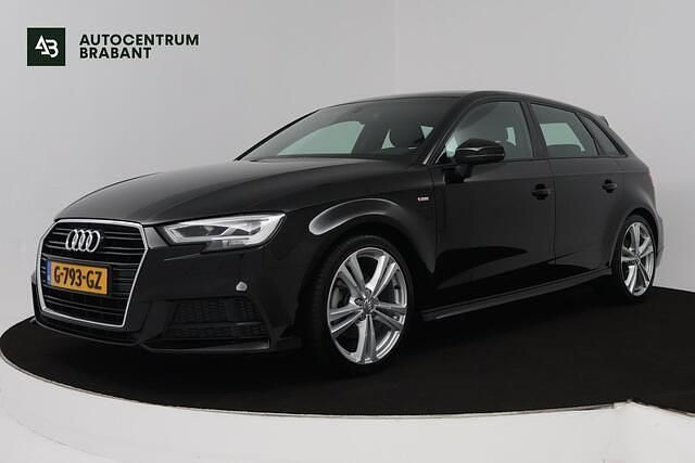 Zwart Gebruikt 2019 Audi A3 Sportback Sport Hatchback | € 21.445 (Eerlijke prijs) - Afbeelding 1/4