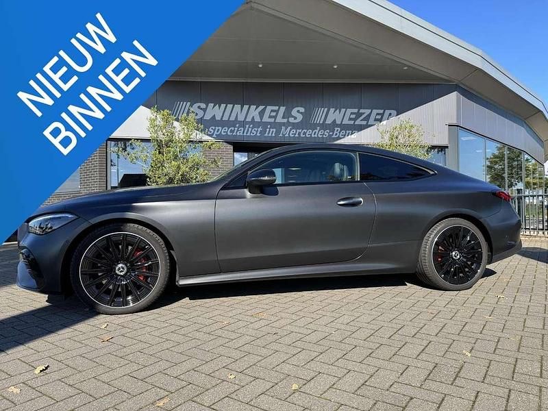 Grijs Gebruikt 2024 Mercedes CLE200 AMG line Coupé | € 61.800 (Super prijs) - Afbeelding 1/4