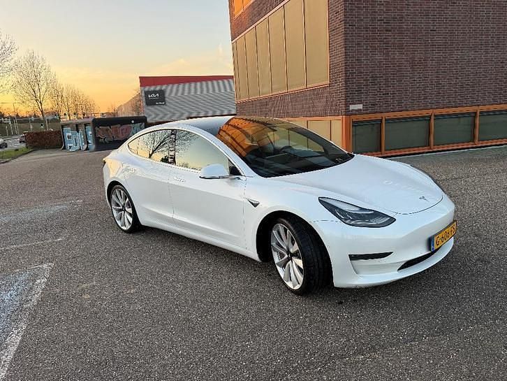 Gebruikt 2019 Tesla Model 3 Performance Sedan | € 19.000 (Goede deal) - Afbeelding 1/4