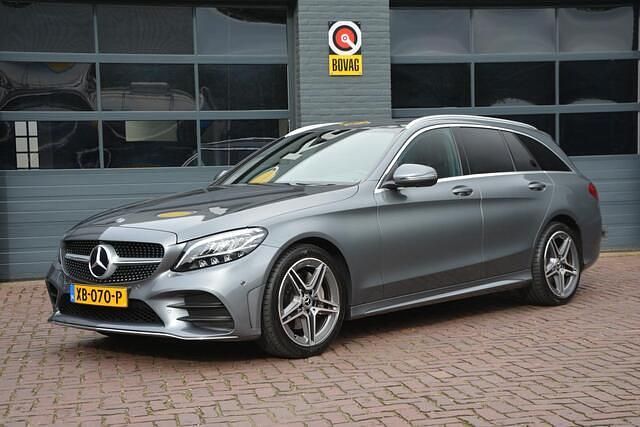 Grijs Gebruikt 2018 Mercedes C180 Business Stationwagen | € 23.950 (Eerlijke prijs) - Afbeelding 1/4