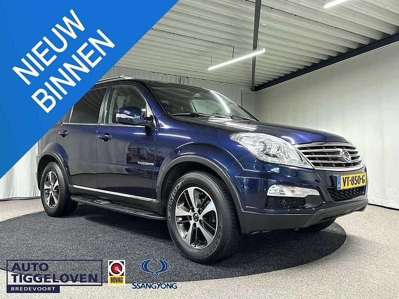 Blauw Gebruikt 2016 Ssangyong (KGM) Rexton Sapphire SUV | € 13.950 - Afbeelding 1/4