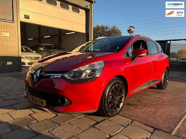 Rood (metallic) Occasion 2014 Renault Clio IV Dynamique Hatchback | € 3.999 (Goede deal) - Afbeelding 1/4
