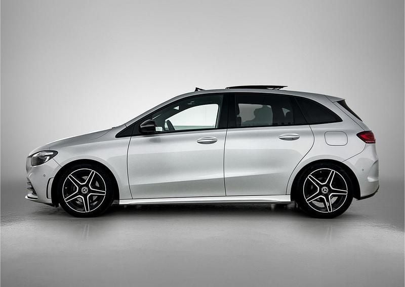 Occasion Mercedes B180 AMG line 150 PK (110 kW) 2023 Grijs MPV