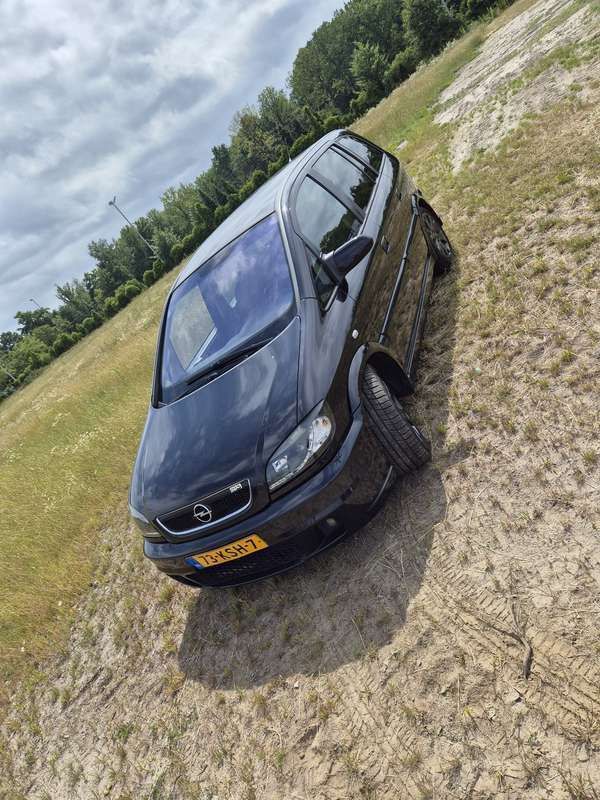 Zwart Gebruikt 2003 Opel Zafira OPC MPV | € 1.750 (Eerlijke prijs) - Afbeelding 1/4